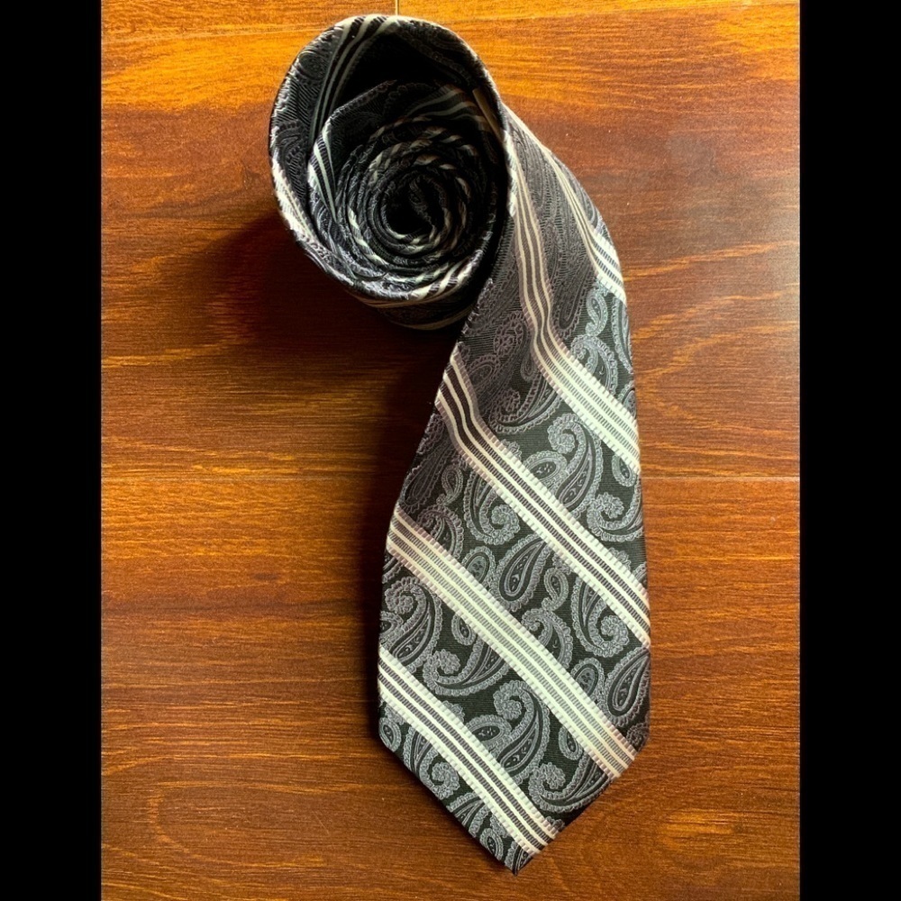 PRONTO UOMO 100% Silk Black Paisley White Stripes Necktie